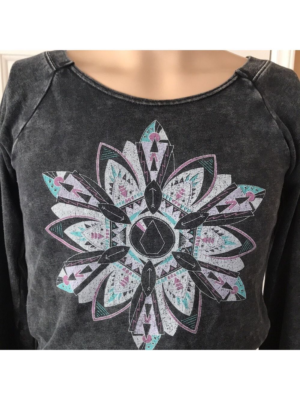Volcom top - Picture 2 of 7